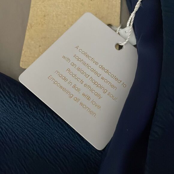 NWT 219.00 PRI Collection AMBERLY SOLID ONE PIECE SWIMSUIT Size XS - Picture 4 of 8